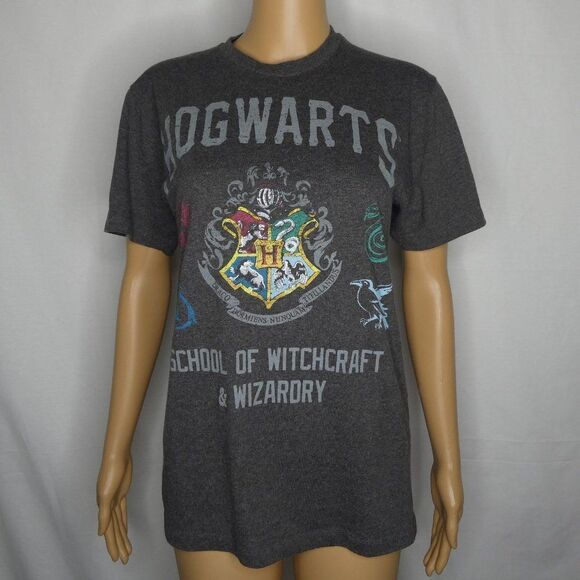 Harry Potter Hogwarts Distressed Graphic T Shirt S - Picture 2 of 9